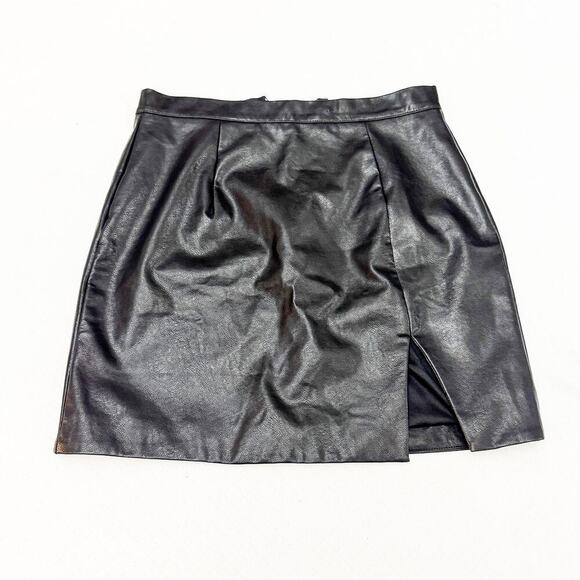 Hello Molly Faux Leather Mini Skirt Front Slit Size 6 - Picture 1 of 6